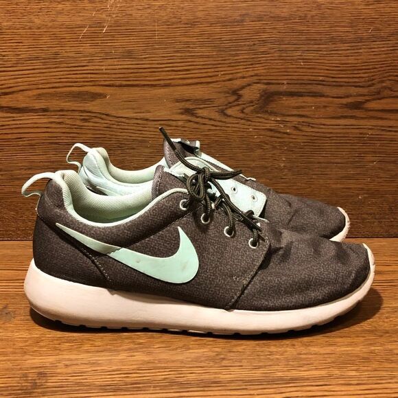 Nike Roshe run womens green sneakers print blue shoes size 9 599432-330 - Picture 1 of 8